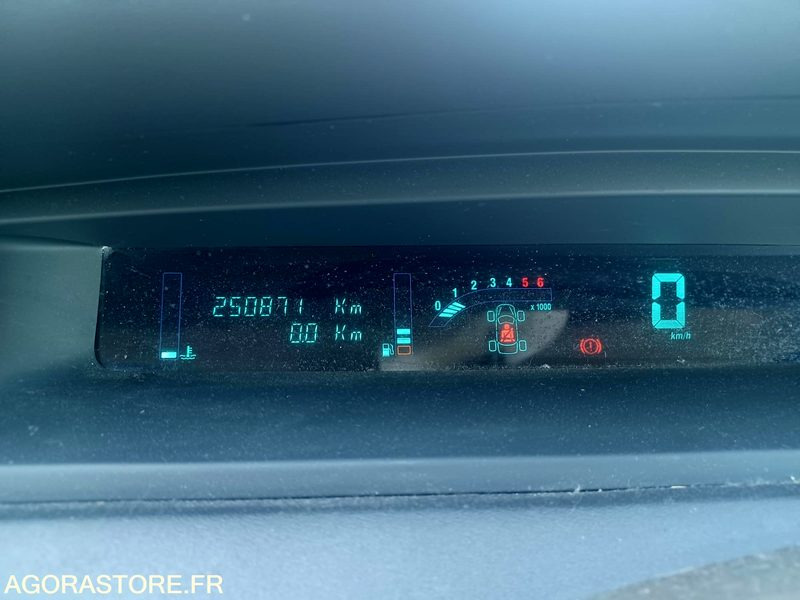 Renault Grand scénic - 2006 - 250 000 KM - Voiture: photos 2 Renault Grand scénic - 2006 - 250 000 KM - Voiture: photos 2