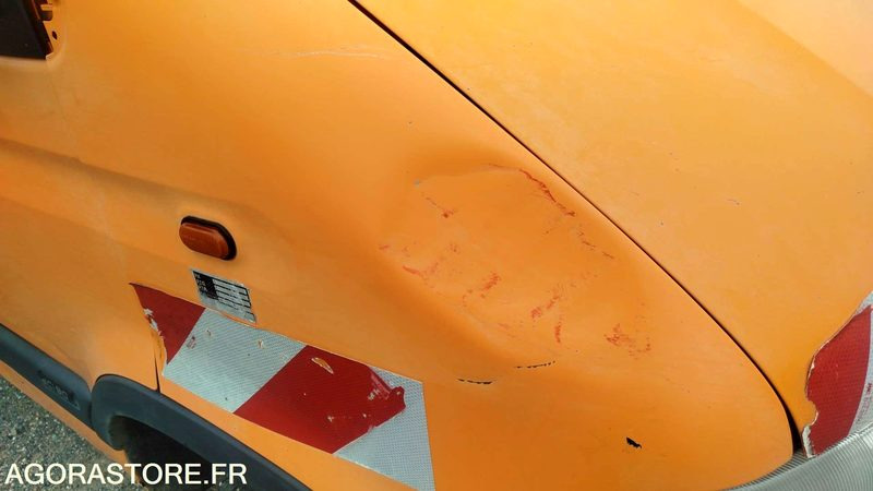 Renault - Master - 2003 - 417490 kms - Fourgon utilitaire: photos 4 Renault - Master - 2003 - 417490 kms - Fourgon utilitaire: photos 4