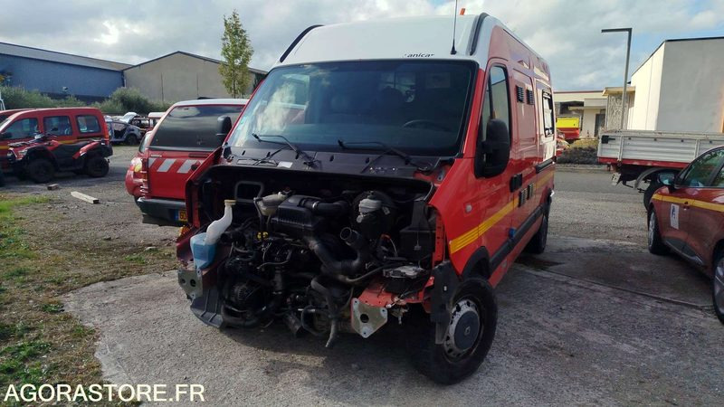 Renault Master - 2005 - Fourgon utilitaire: photos 1 Renault Master - 2005 - Fourgon utilitaire: photos 1