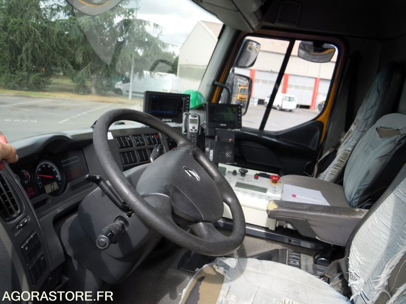 Renault Premium 380 6x2 DXI 11 équipé d'une benne SEMAT OM Série 14000 - Benne à ordures ménagères: photos 3 Renault Premium 380 6x2 DXI 11 équipé d'une benne SEMAT OM Série 14000 - Benne à ordures ménagères: photos 3