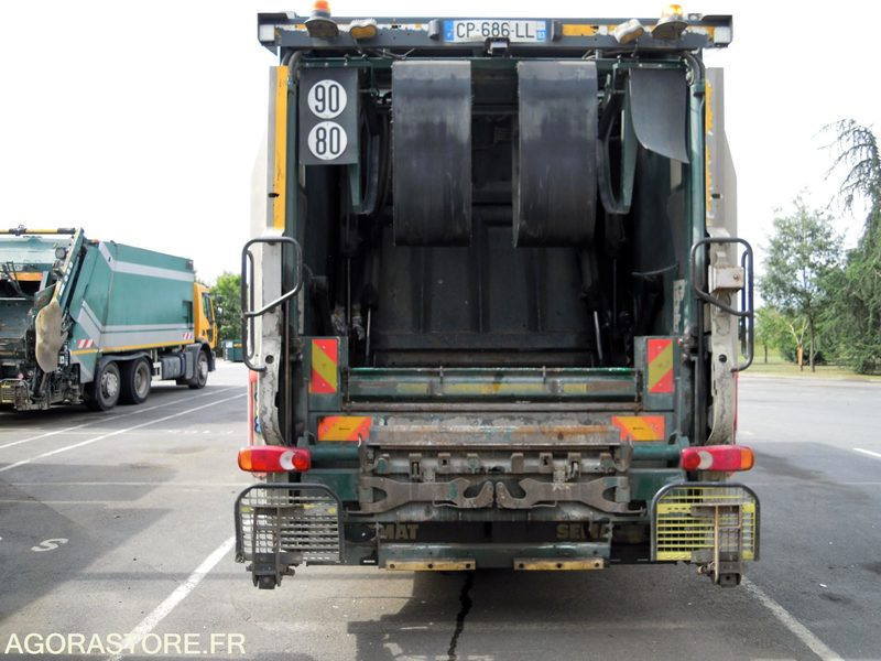 Renault Premium 380 6x2 DXI 11 équipé d'une benne SEMAT OM Série 14000 - Benne à ordures ménagères: photos 4 Renault Premium 380 6x2 DXI 11 équipé d'une benne SEMAT OM Série 14000 - Benne à ordures ménagères: photos 4