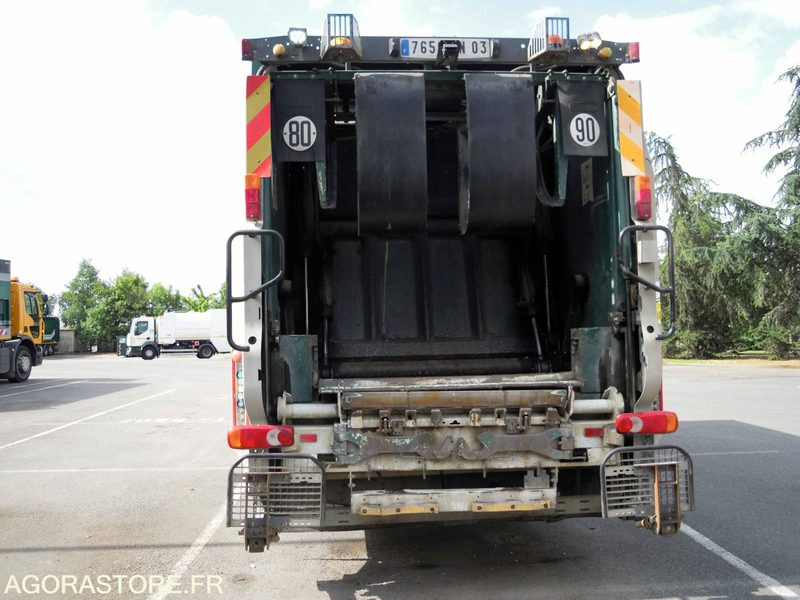 Renault Premium 4x2 équipé d'une benne à ordures SEMAT Série 14000 - Benne à ordures ménagères: photos 2 Renault Premium 4x2 équipé d'une benne à ordures SEMAT Série 14000 - Benne à ordures ménagères: photos 2
