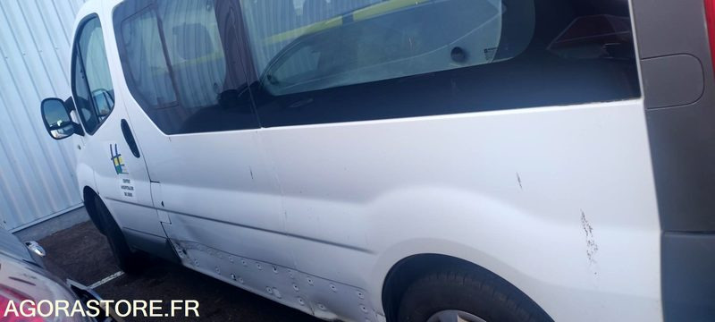 Renault Trafic 2 combi phrase . 2.0 dci 16v minibus long 90 cv - Minibus, Transport de personnes: photos 2 Renault Trafic 2 combi phrase . 2.0 dci 16v minibus long 90 cv - Minibus, Transport de personnes: photos 2