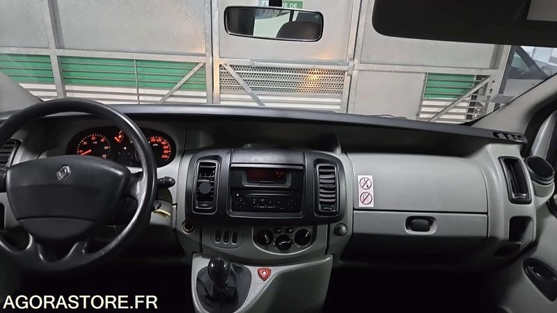 Renault Trafic - 2004 - 257907kms - 1707-XB-22 - Minibus, Transport de personnes: photos 5 Renault Trafic - 2004 - 257907kms - 1707-XB-22 - Minibus, Transport de personnes: photos 5