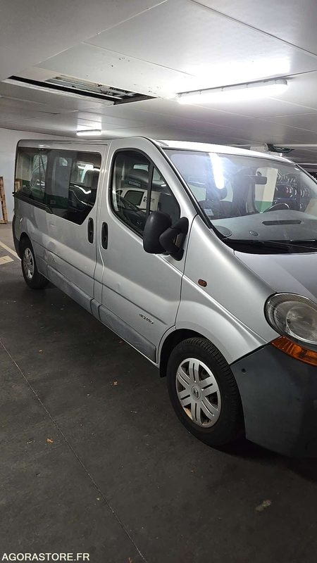 Renault Trafic - 2004 - 257907kms - 1707-XB-22 - Minibus, Transport de personnes: photos 3 Renault Trafic - 2004 - 257907kms - 1707-XB-22 - Minibus, Transport de personnes: photos 3