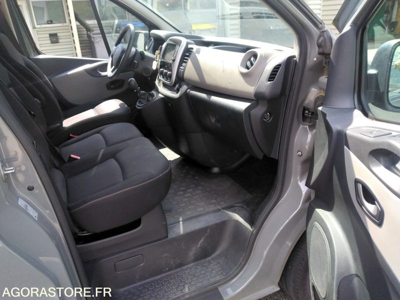 Renault Trafic 2017 114300 kms — crédit-bail Renault Trafic 2017 114300 kms: photos 8 Renault Trafic 2017 114300 kms — crédit-bail Renault Trafic 2017 114300 kms: photos 8