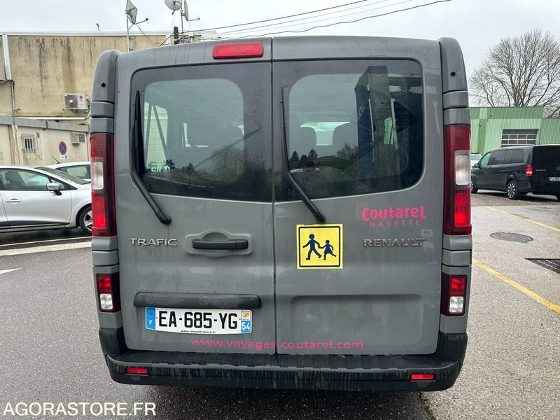 Renault Trafic 9 places / EA-685-YG / 329 719kms - Minibus, Transport de personnes: photos 5 Renault Trafic 9 places / EA-685-YG / 329 719kms - Minibus, Transport de personnes: photos 5