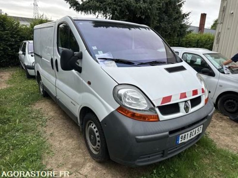 Renault Trafic - 981BCA57 - Fourgon utilitaire: photos 3 Renault Trafic - 981BCA57 - Fourgon utilitaire: photos 3