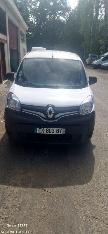 Renault kangoo 1.2 tce 115 cv 93121 kms Annee 2018 Clim Gps - Fourgonnette: photos 1 Renault kangoo 1.2 tce 115 cv 93121 kms Annee 2018 Clim Gps - Fourgonnette: photos 1