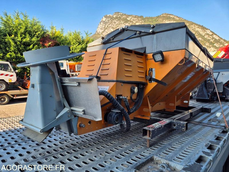 SALEUSE EPOKE S-2300 E 2000 AVEC MOTEUR AUXILIAIRE - Matériel de jardinage: photos 4 SALEUSE EPOKE S-2300 E 2000 AVEC MOTEUR AUXILIAIRE - Matériel de jardinage: photos 4