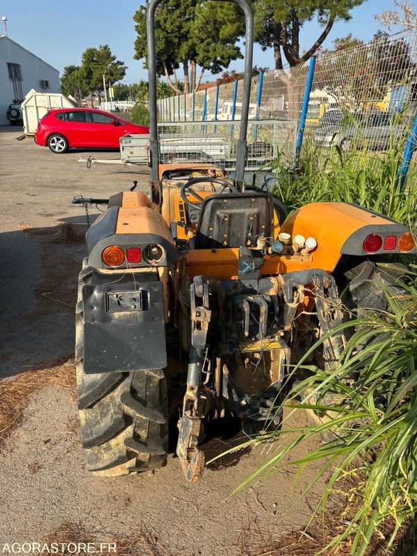 TRACTEUR RENAULT - 2231heures - 2005 - Tracteur agricole: photos 3 TRACTEUR RENAULT - 2231heures - 2005 - Tracteur agricole: photos 3
