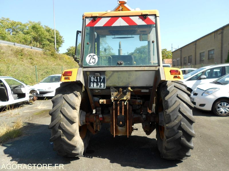 TRACTEUR RENAULT 750 MI - Tracteur communal: photos 1 TRACTEUR RENAULT 750 MI - Tracteur communal: photos 1