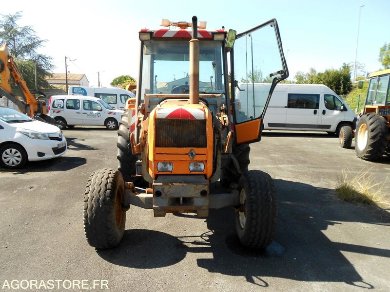 TRACTEUR RENAULT 750 MI - Tracteur communal: photos 2 TRACTEUR RENAULT 750 MI - Tracteur communal: photos 2