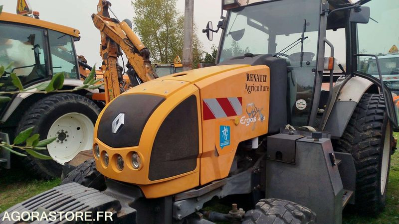 Tracteur RENAULT ERGOS 446 - 2009 - 17145h - 799CKY31 - Tracteur agricole: photos 2 Tracteur RENAULT ERGOS 446 - 2009 - 17145h - 799CKY31 - Tracteur agricole: photos 2