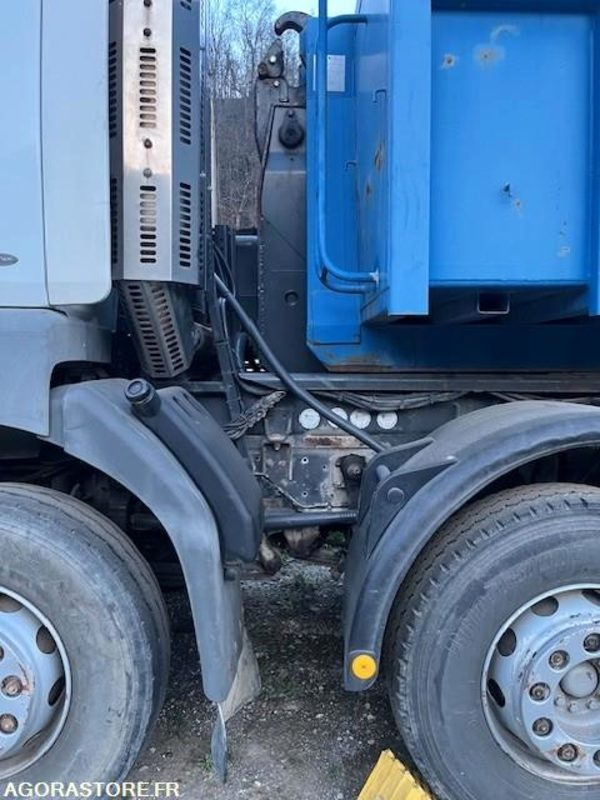 CAMION 8X4 RENAULT KERAX 420 DCI 2002 395000 KM - Tracteur routier: photos 4 CAMION 8X4 RENAULT KERAX 420 DCI 2002 395000 KM - Tracteur routier: photos 4