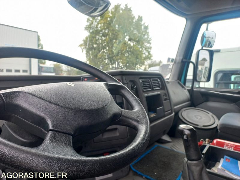 TRACTEUR RENAULT TRUCKS AVEC POMPE DK258VR (vente uniquement export) - Tracteur routier: photos 5 TRACTEUR RENAULT TRUCKS AVEC POMPE DK258VR (vente uniquement export) - Tracteur routier: photos 5