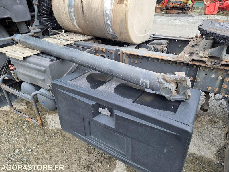 TRACTEUR ROUTIER RENAULT PREMIUM - CC183ZV (SANS DOCUMENTS - VENDU POUR PIECES) - Tracteur routier: photos 5 TRACTEUR ROUTIER RENAULT PREMIUM - CC183ZV (SANS DOCUMENTS - VENDU POUR PIECES) - Tracteur routier: photos 5