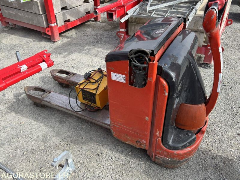 Transpalette électrique 1800kg Fenwick T18 - Transpalette: photos 2 Transpalette électrique 1800kg Fenwick T18 - Transpalette: photos 2