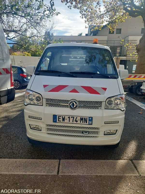 Tri-benne Giotti Victoria Gladiator Essence - Utilitaire benne: photos 2 Tri-benne Giotti Victoria Gladiator Essence - Utilitaire benne: photos 2