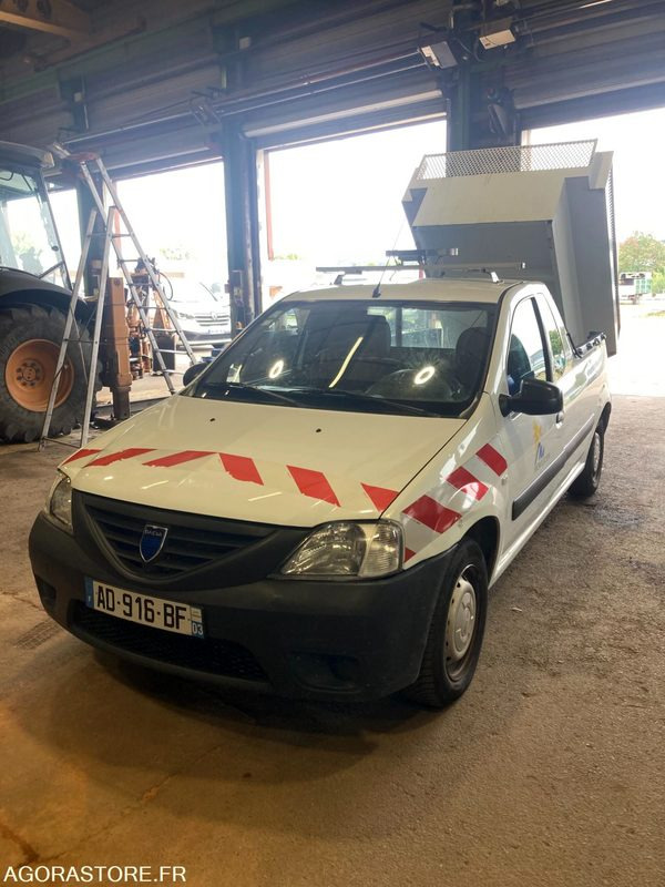 VEHICULE BENNE DACIA LOGAN PICK UP - Utilitaire benne: photos 2 VEHICULE BENNE DACIA LOGAN PICK UP - Utilitaire benne: photos 2