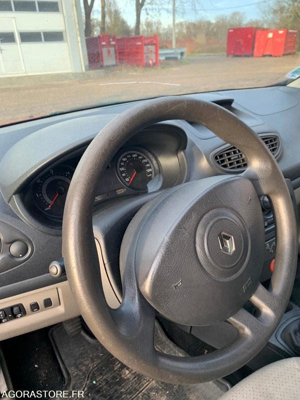 VL RENAULT CLIO3 3739ZH76 - Voiture: photos 5 VL RENAULT CLIO3 3739ZH76 - Voiture: photos 5