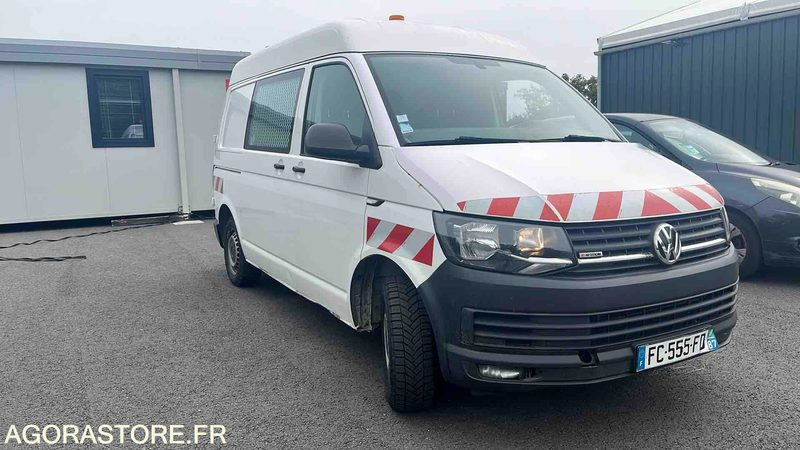 VOLKSWAGEN TRANSPORTER - 2018 - 187106KM - FC555FD - Fourgon utilitaire: photos 2 VOLKSWAGEN TRANSPORTER - 2018 - 187106KM - FC555FD - Fourgon utilitaire: photos 2