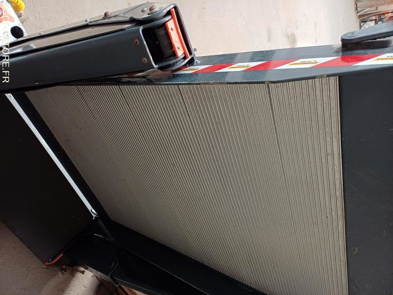 Hayon - Outil/ Équipement: photos 3 Hayon - Outil/ Équipement: photos 3