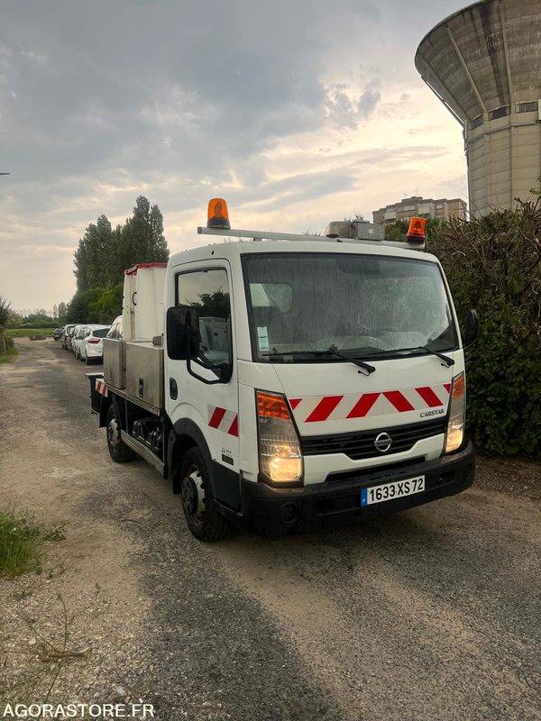 Nissan cabstar 2.5 dci nacelle 7m 129353km - Fourgonnette: photos 1 Nissan cabstar 2.5 dci nacelle 7m 129353km - Fourgonnette: photos 1