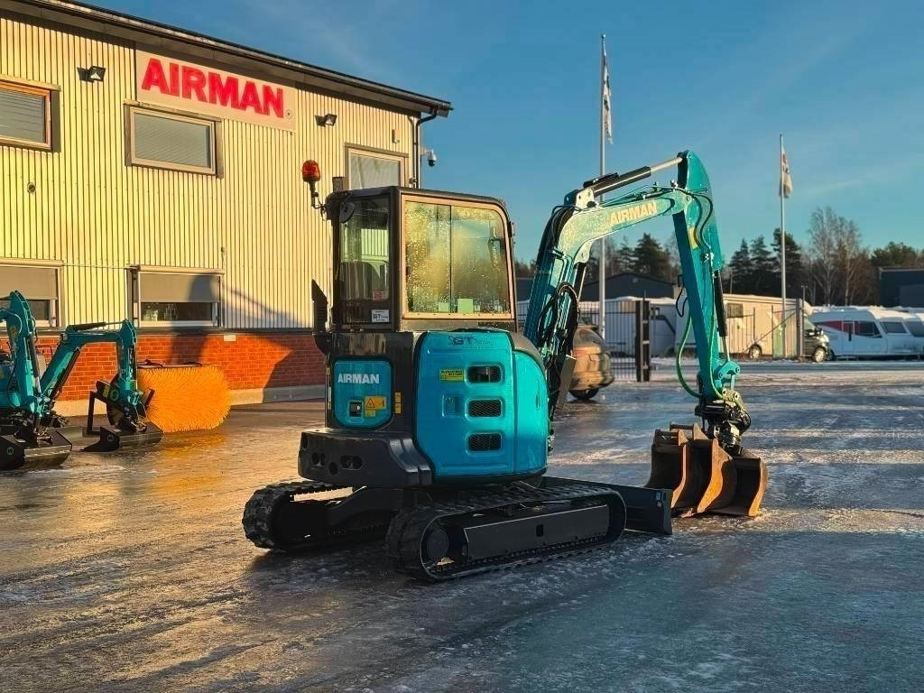 Airman AX 38 U-6 A - Mini pelle: photos 3 Airman AX 38 U-6 A - Mini pelle: photos 3