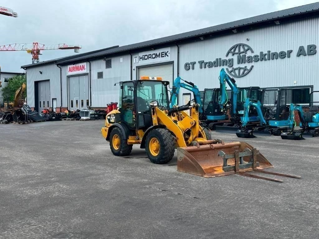 CAT 906 H 2 - Chargeuse sur pneus: photos 2 CAT 906 H 2 - Chargeuse sur pneus: photos 2