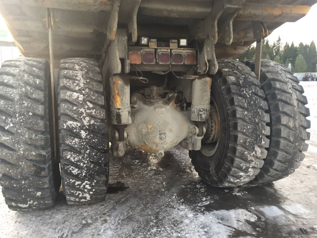 Komatsu HD 405-6 - Tombereau rigide: photos 5 Komatsu HD 405-6 - Tombereau rigide: photos 5