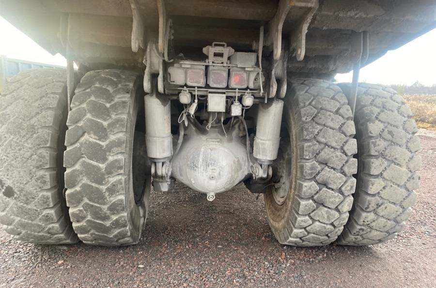 Komatsu HD405-7 - Tombereau rigide: photos 5 Komatsu HD405-7 - Tombereau rigide: photos 5