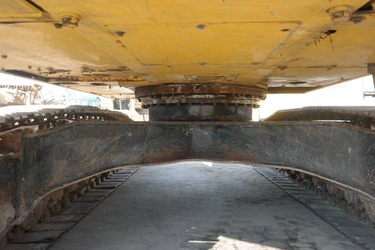 Komatsu PC 240-8 - Pelle sur chenille: photos 4 Komatsu PC 240-8 - Pelle sur chenille: photos 4