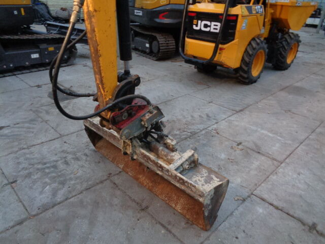 Mini pelle JCB 8018: photos 6