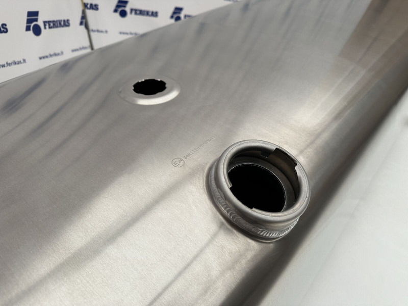 Iveco New aluminum fuel tank 600L - Réservoir de carburant pour Camion: photos 4 Iveco New aluminum fuel tank 600L - Réservoir de carburant pour Camion: photos 4