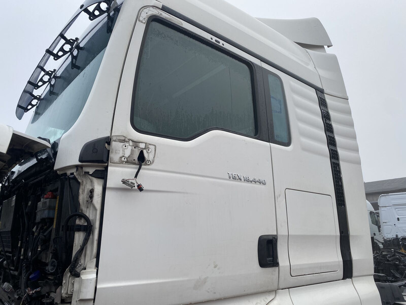 MAN TGX - Portière et pièces pour Camion: photos 1 MAN TGX - Portière et pièces pour Camion: photos 1