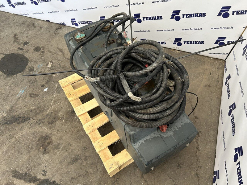 MAN rear mounting battery box - Accumulateur pour Camion: photos 3 MAN rear mounting battery box - Accumulateur pour Camion: photos 3