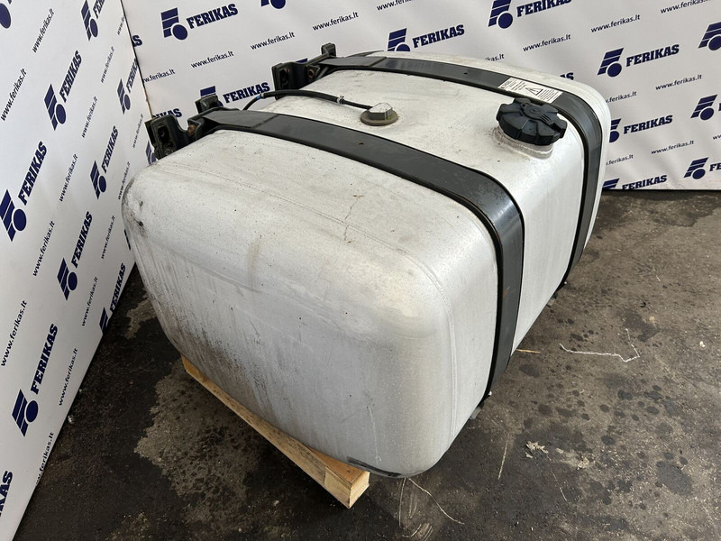 Mercedes-Benz 330L complete fuel tank with brackets - Réservoir de carburant pour Camion: photos 2 Mercedes-Benz 330L complete fuel tank with brackets - Réservoir de carburant pour Camion: photos 2