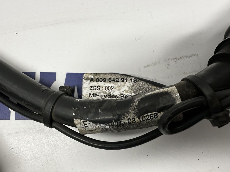 Mercedes-Benz battery sensor, klema - Capteur pour Camion: photos 3 Mercedes-Benz battery sensor, klema - Capteur pour Camion: photos 3