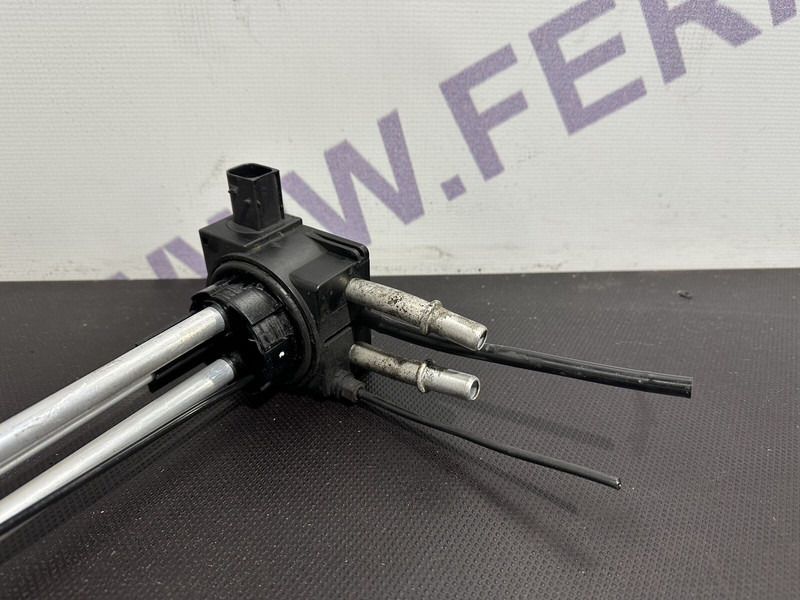 Mercedes-Benz fuel level sensor - Capteur pour Camion: photos 4 Mercedes-Benz fuel level sensor - Capteur pour Camion: photos 4