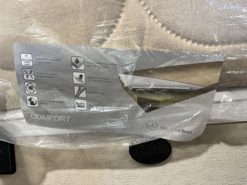 Mercedes-Benz passenger seat with lower bunk and table - Siège pour Camion: photos 5 Mercedes-Benz passenger seat with lower bunk and table - Siège pour Camion: photos 5