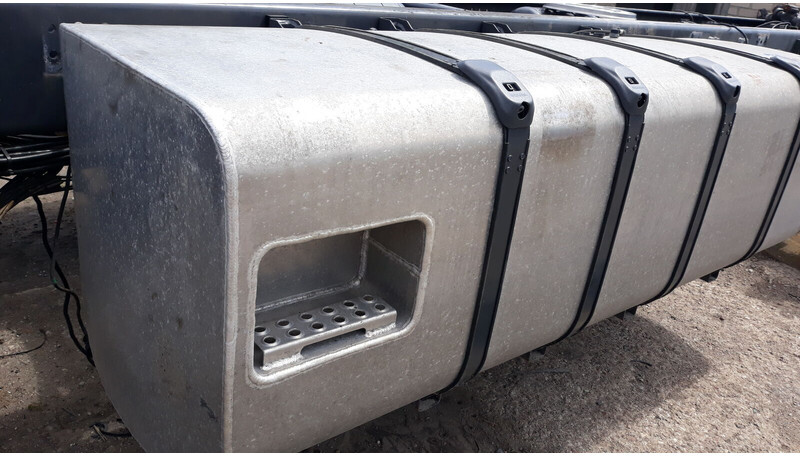 Scania R - Réservoir de carburant pour Camion: photos 4 Scania R - Réservoir de carburant pour Camion: photos 4
