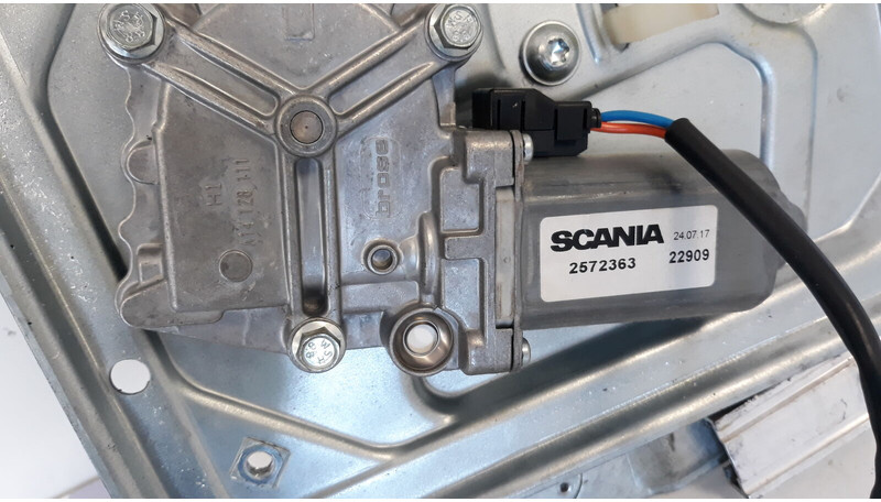 Scania R - Moteur de fenetre pour Camion: photos 3 Scania R - Moteur de fenetre pour Camion: photos 3