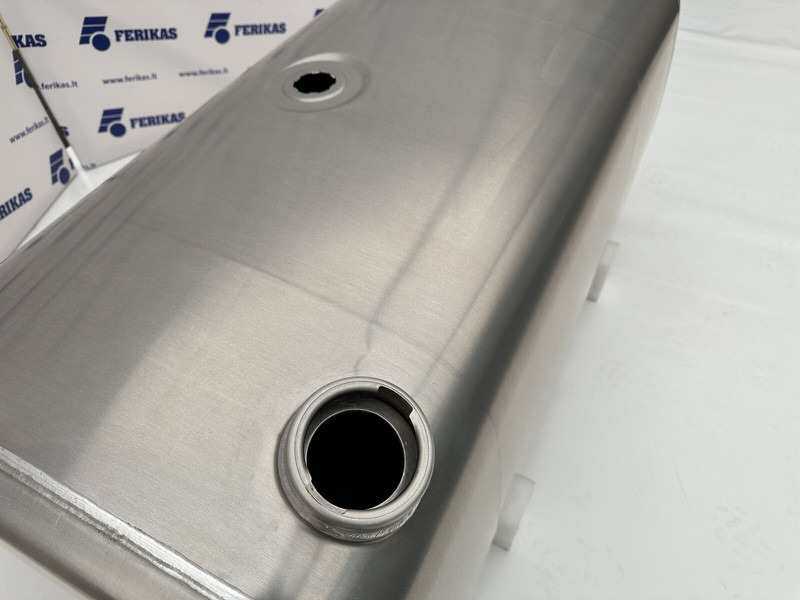 Volvo New aluminum fuel tank 375L - Réservoir de carburant pour Camion: photos 4 Volvo New aluminum fuel tank 375L - Réservoir de carburant pour Camion: photos 4