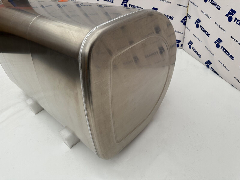 Volvo New aluminum fuel tank 490L - Réservoir de carburant pour Camion: photos 2 Volvo New aluminum fuel tank 490L - Réservoir de carburant pour Camion: photos 2