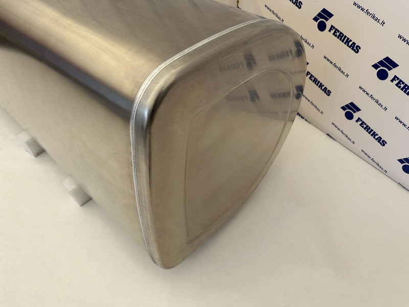 Volvo New aluminum fuel tank 650L - Réservoir de carburant pour Camion: photos 3 Volvo New aluminum fuel tank 650L - Réservoir de carburant pour Camion: photos 3
