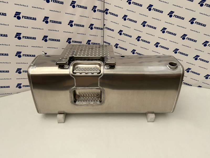 Volvo New aluminum fuel tank 700L - Réservoir de carburant pour Camion: photos 1 Volvo New aluminum fuel tank 700L - Réservoir de carburant pour Camion: photos 1
