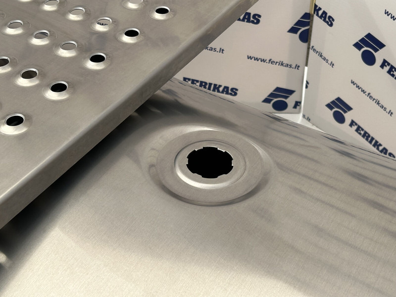 Volvo New aluminum fuel tank 700L - Réservoir de carburant pour Camion: photos 5 Volvo New aluminum fuel tank 700L - Réservoir de carburant pour Camion: photos 5