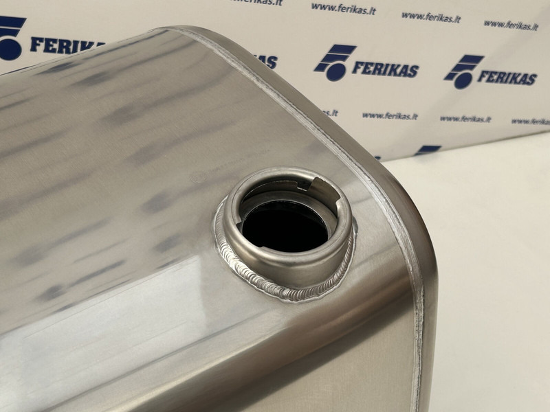 Volvo New aluminum fuel tank 700L - Réservoir de carburant pour Camion: photos 4 Volvo New aluminum fuel tank 700L - Réservoir de carburant pour Camion: photos 4