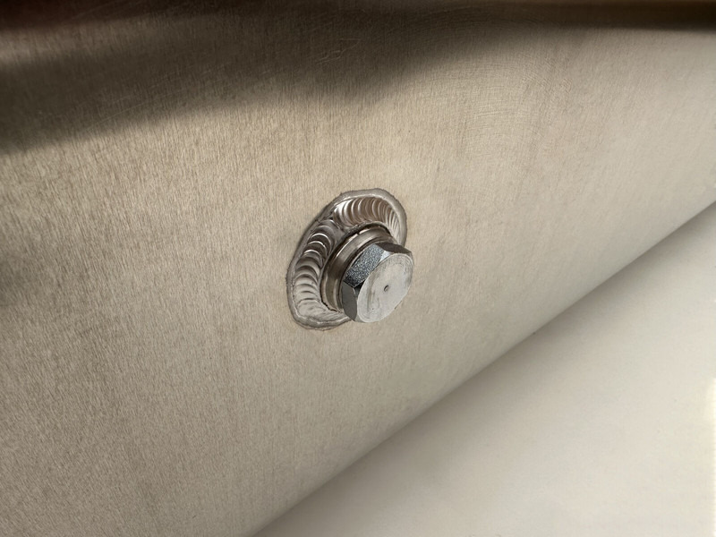 Réservoir de carburant pour Camion neuf Volvo New aluminum fuel tank 870L: photos 10